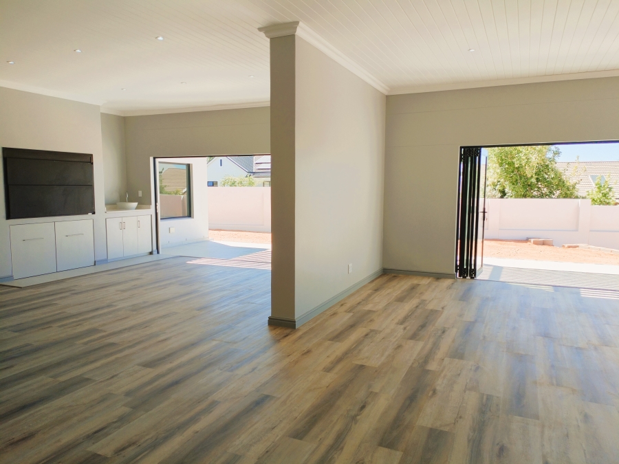 4 Bedroom Property for Sale in Tafelzicht Western Cape